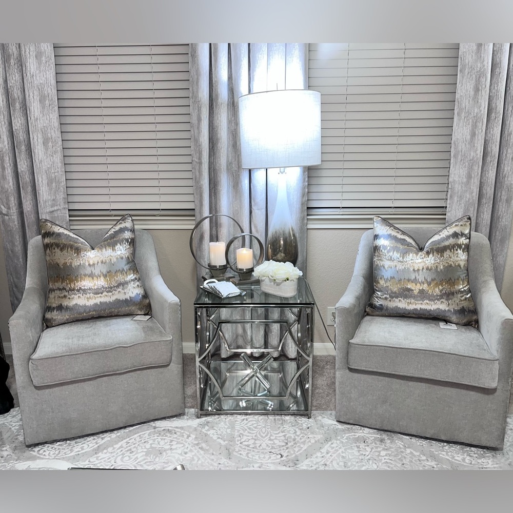 1-NWT GIGI CANTORI GOLD/SILVER LUXURY DECORATIVE PILLOW - Picture 3 of 17